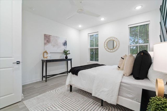 2624 Metcalfe RD 10, Austin, TX 78741