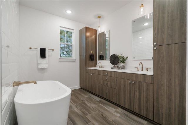 2624 Metcalfe RD 10, Austin, TX 78741