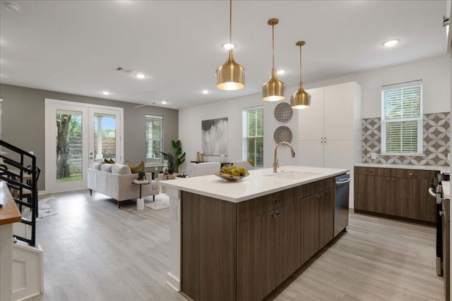 2624 Metcalfe RD 10, Austin, TX 78741