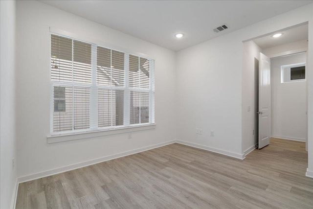 2624 Metcalfe RD 10, Austin, TX 78741