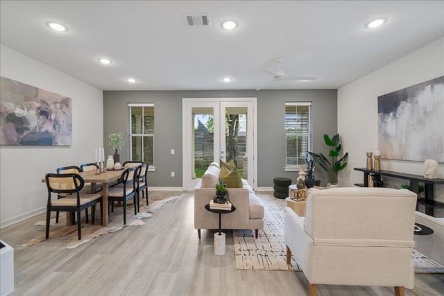 2624 Metcalfe RD 10, Austin, TX 78741