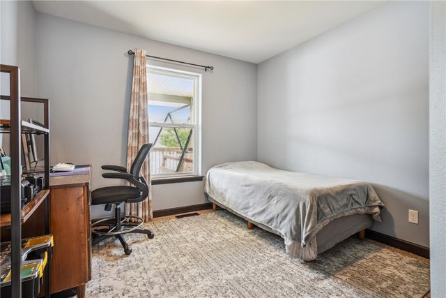 435 E Jefferson Street, North Liberty, IA 52317