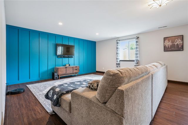 435 E Jefferson Street, North Liberty, IA 52317