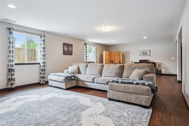 435 E Jefferson Street, North Liberty, IA 52317