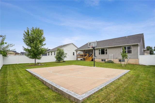 435 E Jefferson Street, North Liberty, IA 52317