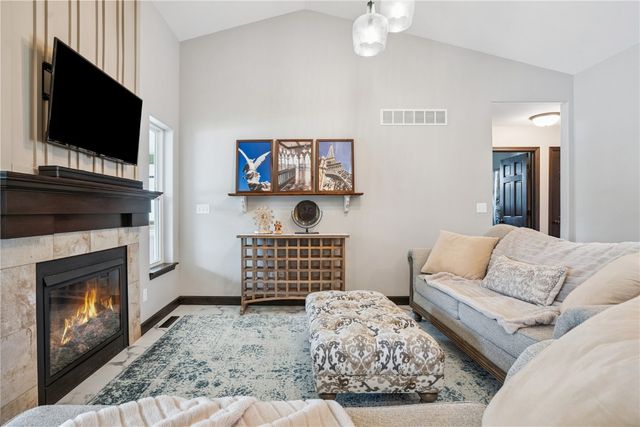 435 E Jefferson Street, North Liberty, IA 52317