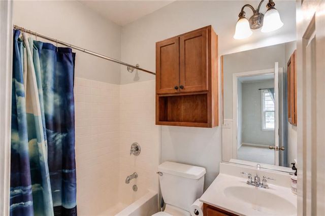 7568 Brookstone Circle, Flowery Branch, GA 30542