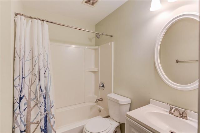 7568 Brookstone Circle, Flowery Branch, GA 30542