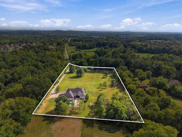 9455 Coles Ferry Pike, Lebanon, TN 37087