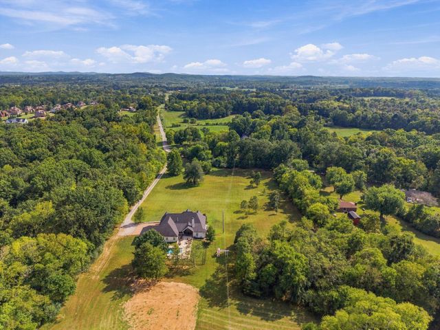 9455 Coles Ferry Pike, Lebanon, TN 37087
