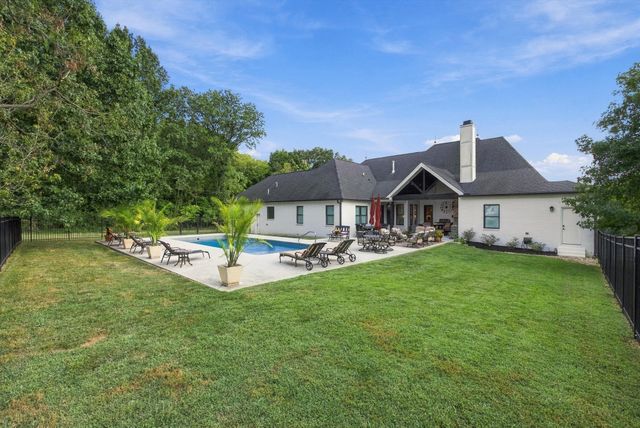 9455 Coles Ferry Pike, Lebanon, TN 37087