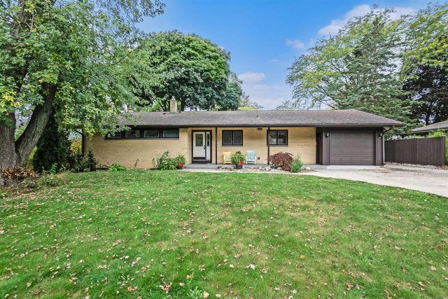 421 Cherokee Drive, Fremont, MI 49412