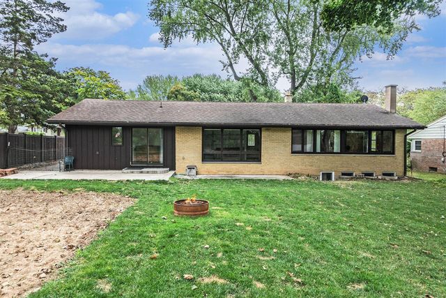 421 Cherokee Drive, Fremont, MI 49412