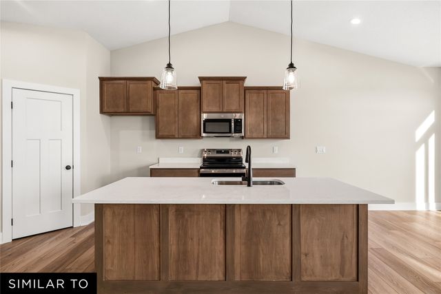 4718 180th Street, Urbandale, IA 50323