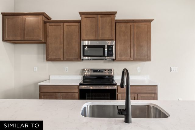 4718 180th Street, Urbandale, IA 50323