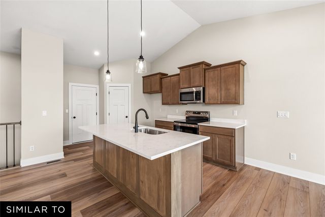 4718 180th Street, Urbandale, IA 50323