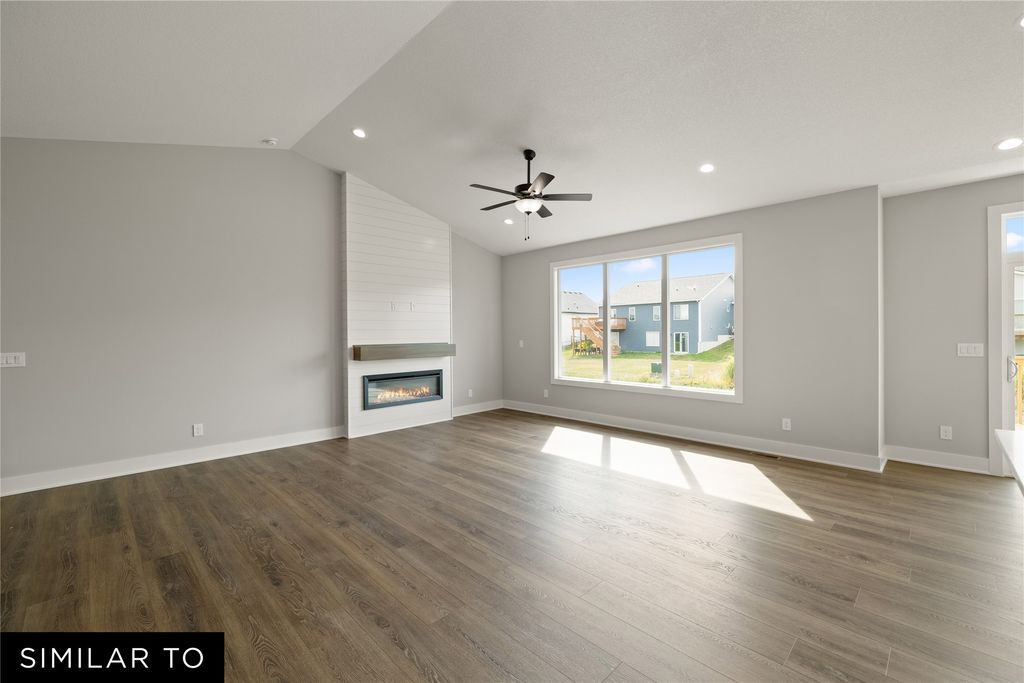 4718 180th Street, Urbandale, IA 50323