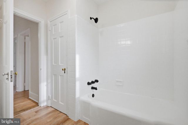 161 E AVON RD, Brookhaven, PA 19015