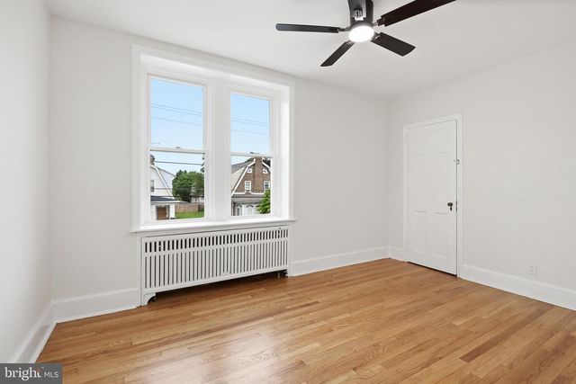161 E AVON RD, Brookhaven, PA 19015
