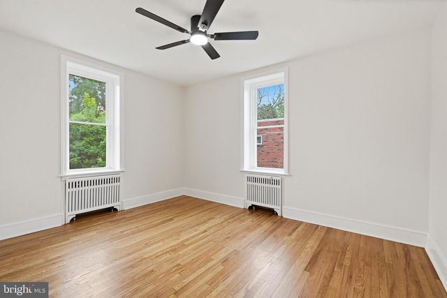 161 E AVON RD, Brookhaven, PA 19015