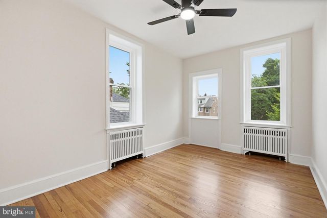 161 E AVON RD, Brookhaven, PA 19015