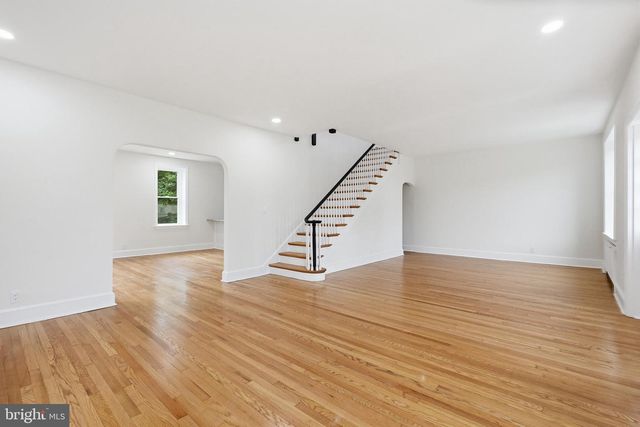 161 E AVON RD, Brookhaven, PA 19015