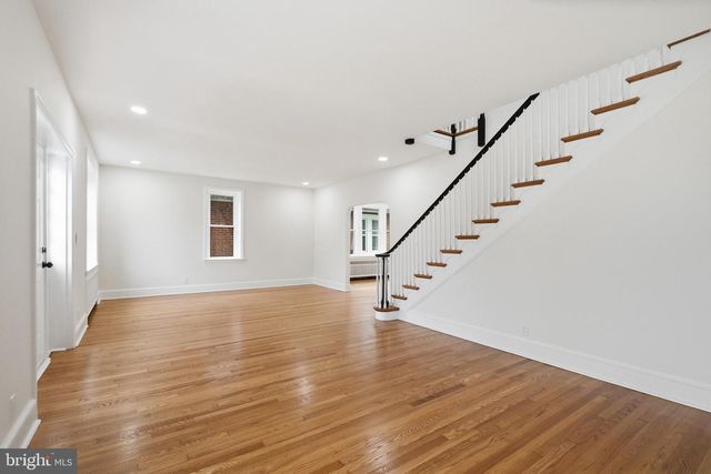 161 E AVON RD, Brookhaven, PA 19015
