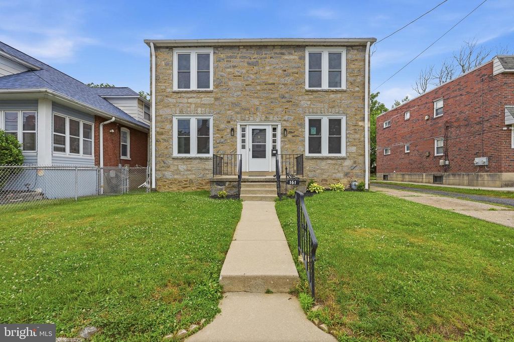 161 E AVON RD, Brookhaven, PA 19015