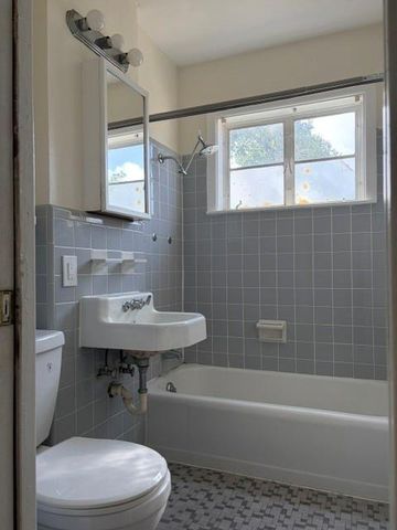 3202 Grooms ST F, Austin, TX 78705