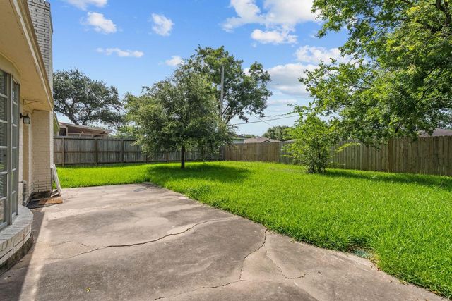 2311 20th Avenue N, Texas City, TX 77590