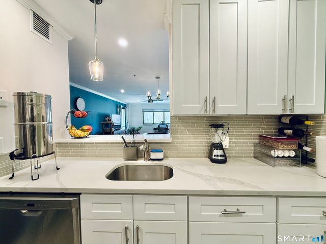 970 Hope Street 5E, Stamford, CT 06907