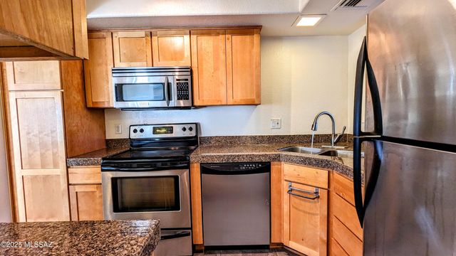 6651 N Campbell Ave Apt 146, Tucson, AZ 85718