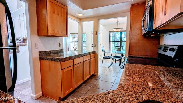 6651 N Campbell Ave Apt 146, Tucson, AZ 85718