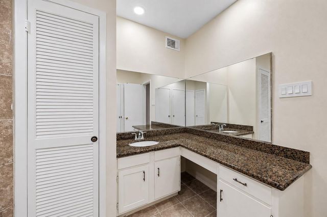 2238 S Piney Point Road 109, Houston, TX 77063