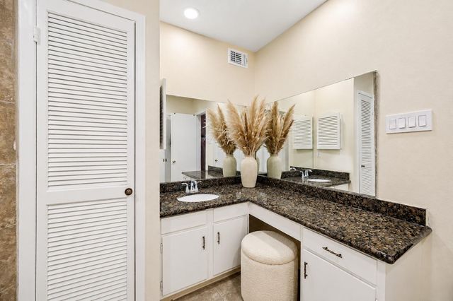2238 S Piney Point Road 109, Houston, TX 77063