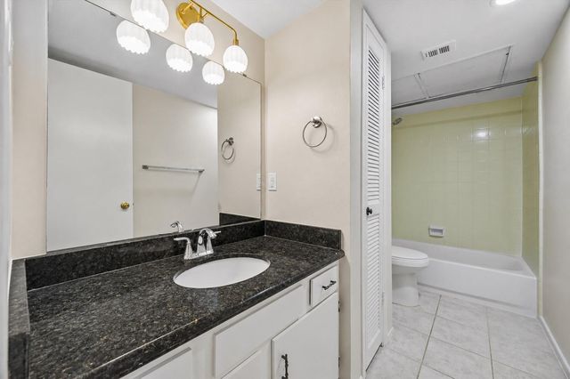 2238 S Piney Point Road 109, Houston, TX 77063