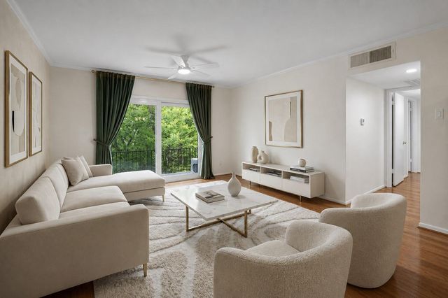2238 S Piney Point Road 109, Houston, TX 77063