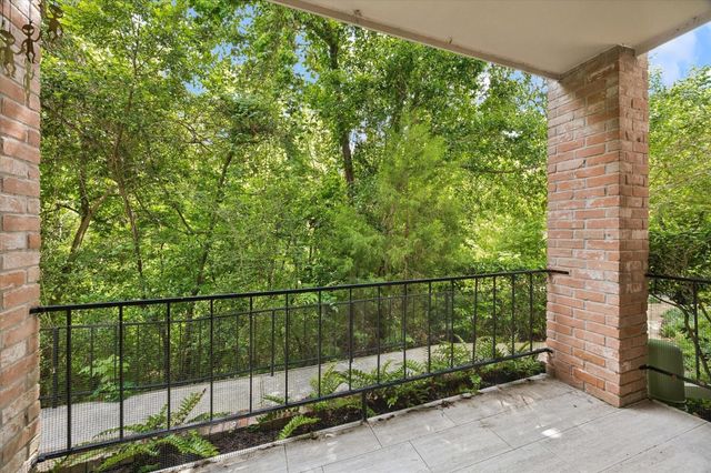 2238 S Piney Point Road 109, Houston, TX 77063