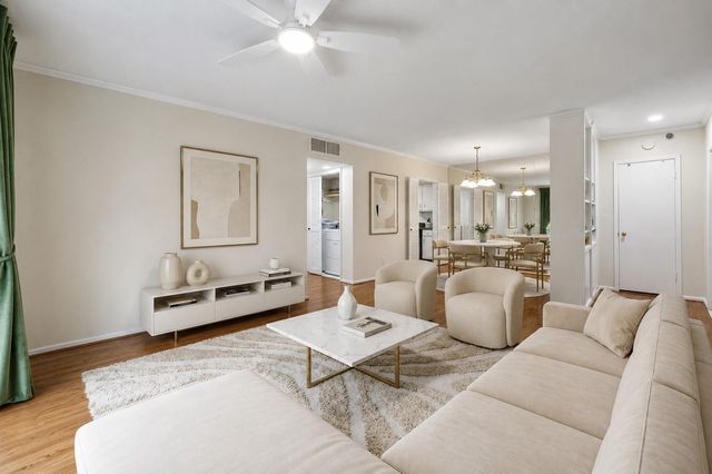 2238 S Piney Point Road 109, Houston, TX 77063