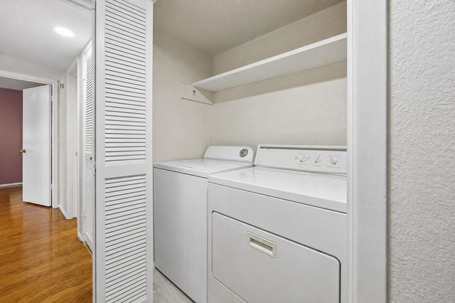 2238 S Piney Point Road 109, Houston, TX 77063
