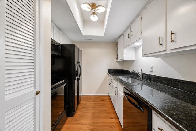 2238 S Piney Point Road 109, Houston, TX 77063