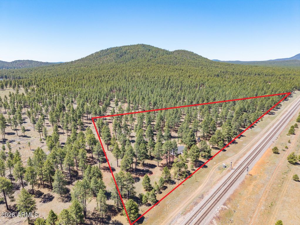 Image 1 of property listing at 5641 E GARLAND PRAIRIE Road, Williams, AZ 86046