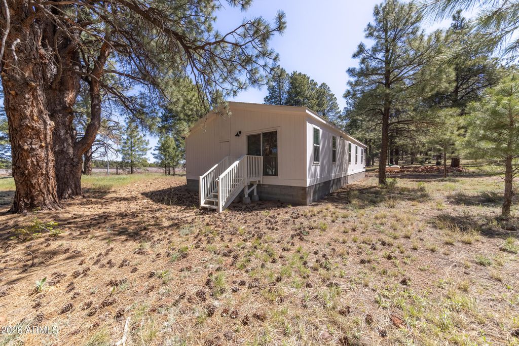 Image 14 of property listing at 5641 E GARLAND PRAIRIE Road, Williams, AZ 86046