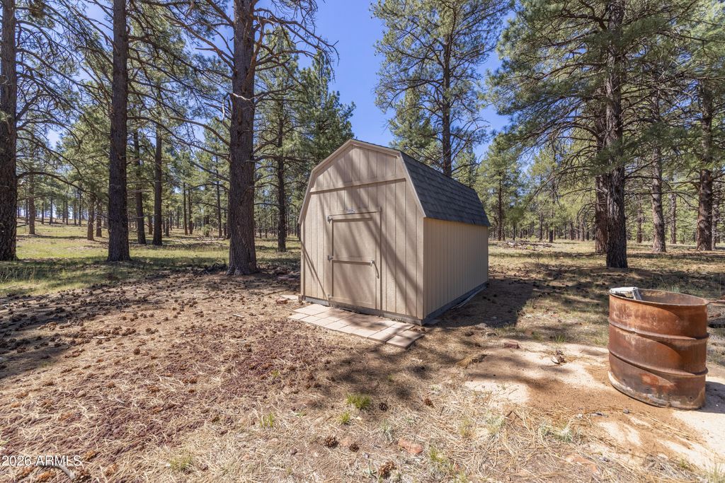Image 15 of property listing at 5641 E GARLAND PRAIRIE Road, Williams, AZ 86046