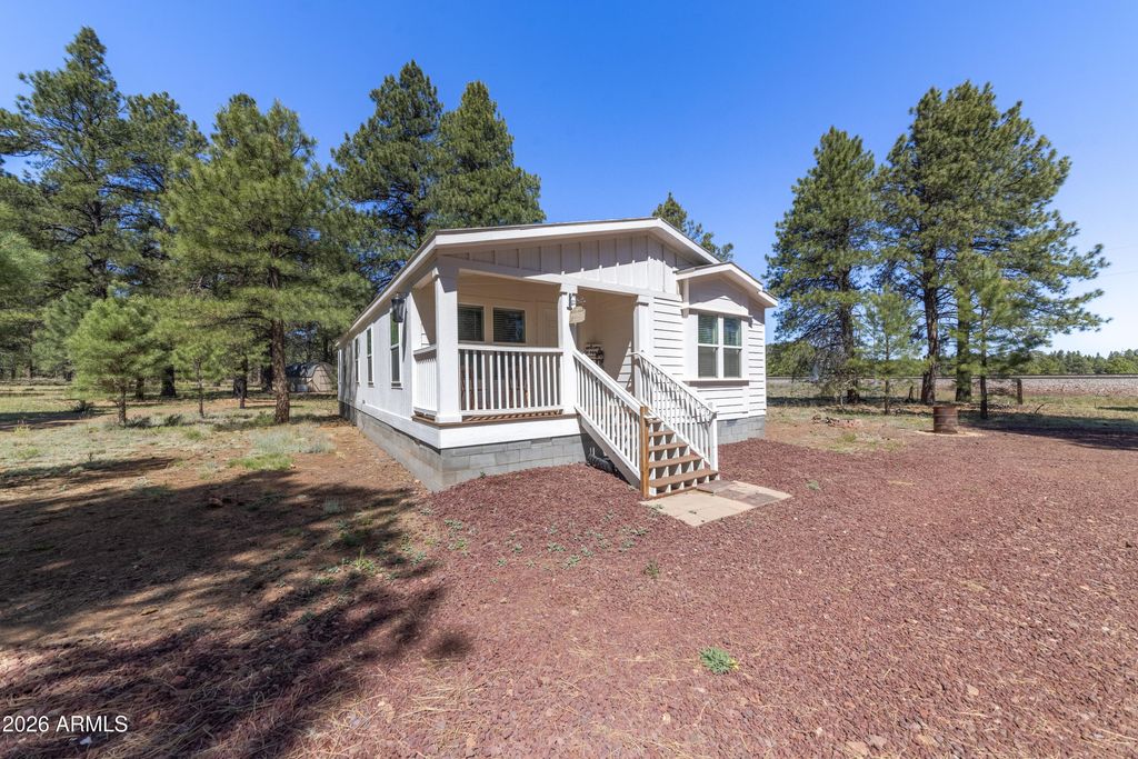 Image 2 of property listing at 5641 E GARLAND PRAIRIE Road, Williams, AZ 86046