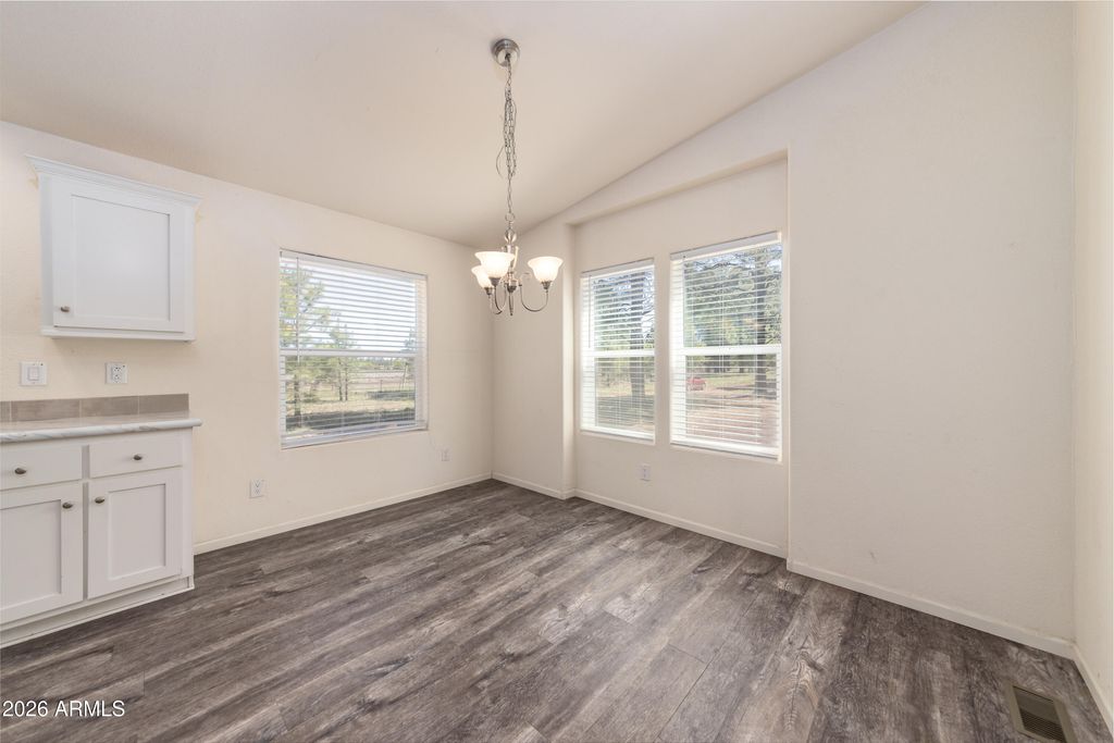 Image 6 of property listing at 5641 E GARLAND PRAIRIE Road, Williams, AZ 86046