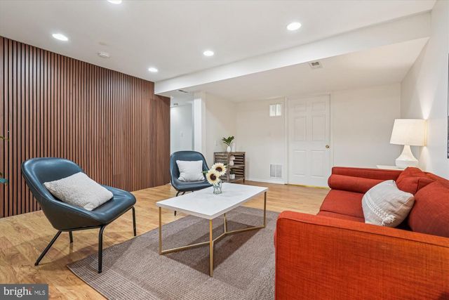 20444 ASPENWOOD LN, Montgomery Village, MD 20886