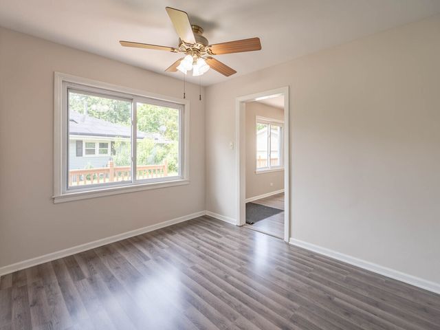 566 Glendale Avenue, Wheaton, IL 60137