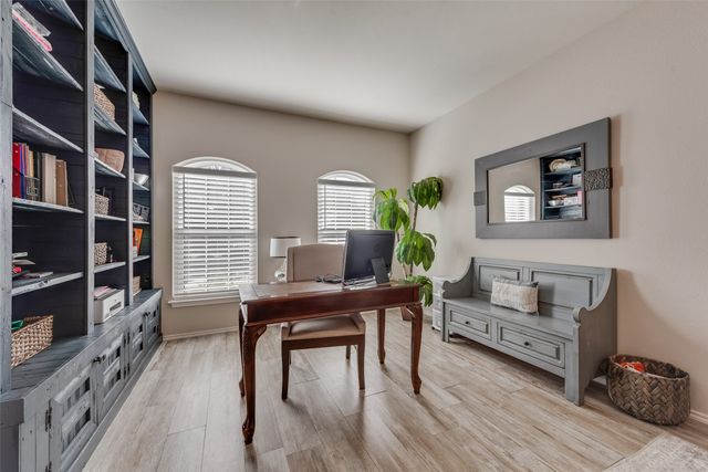 221 Wenrick Drive, Roanoke, TX 76262