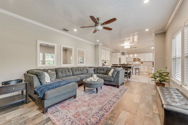 221 Wenrick Drive, Roanoke, TX 76262